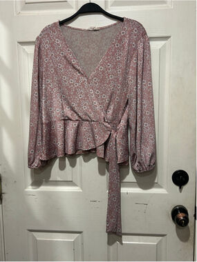 Women's Meraki Pink & White Floral Wrap Blouse XL
